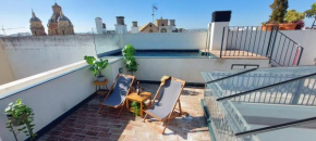 San Luis Downtown & Pool Apartment, Seville